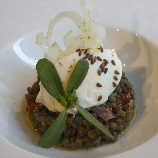 Oeufs pochés aux lentilles vertes de Goudou Fraysse