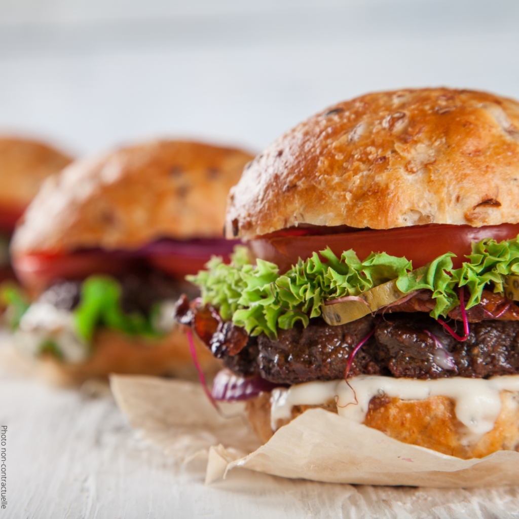 Burger avec steak haché du boucher