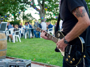 chez bernard gisquet Lou Cantoun Apéro concert _woodoo jam rock cestayrols