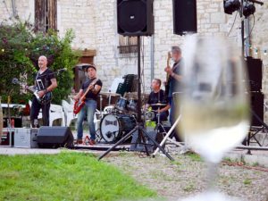 chez bernard gisquet Lou Cantoun Apéro concert _woodoo jam rock