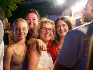chez bernard gisquet Lou Cantoun Apéro concert _soirée entre copines