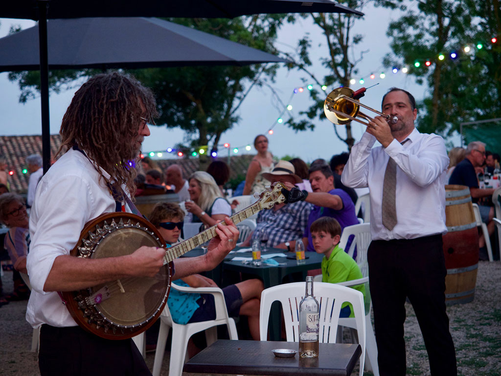 chez bernard gisquet Lou Cantoun Apéro concert _memory jazz band cestayrols